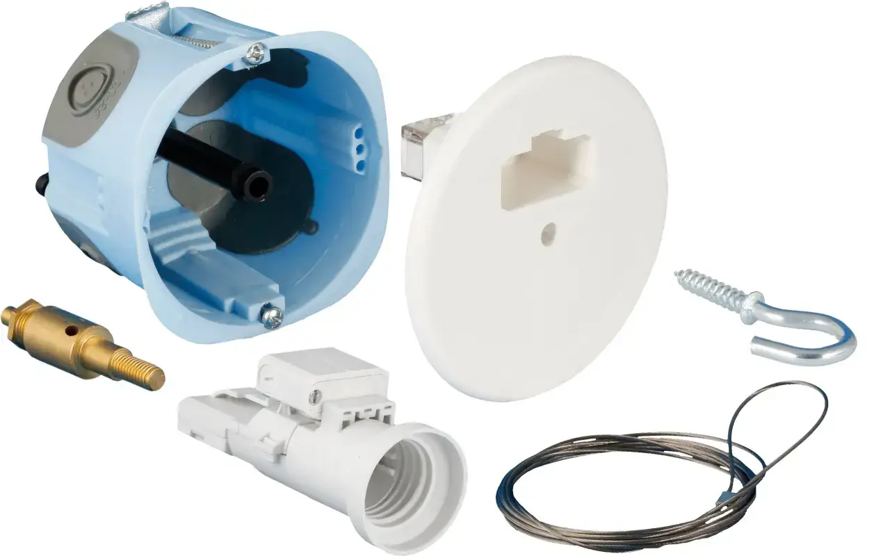 Kit pour installer un luminaire : bo&icirc;te d'encastrement bleue, douille blanche, crochet, vis et c&acirc;ble. Id&eacute;al pour savoir comment enlever une douille de chantier et la remplacer.